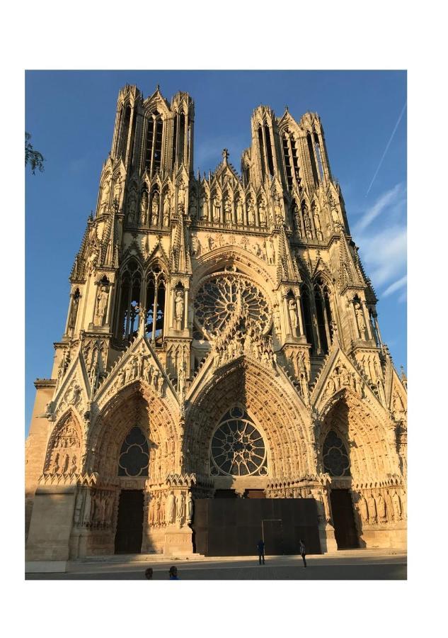 Appartamento Chez la Rég'- Aux pieds de la cathédrale Reims Esterno foto